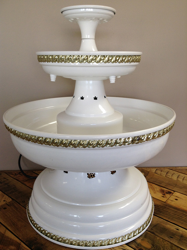 5 Gal Champagne Fountain White w/ Gold Trim